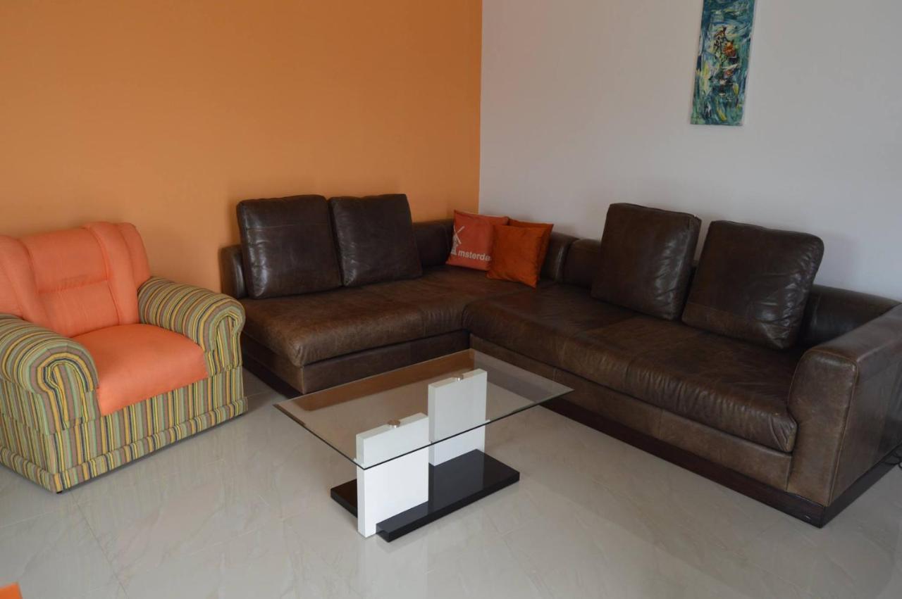 Apartamento T1 Mobiliado Com Wi-Fi Прая Екстериор снимка